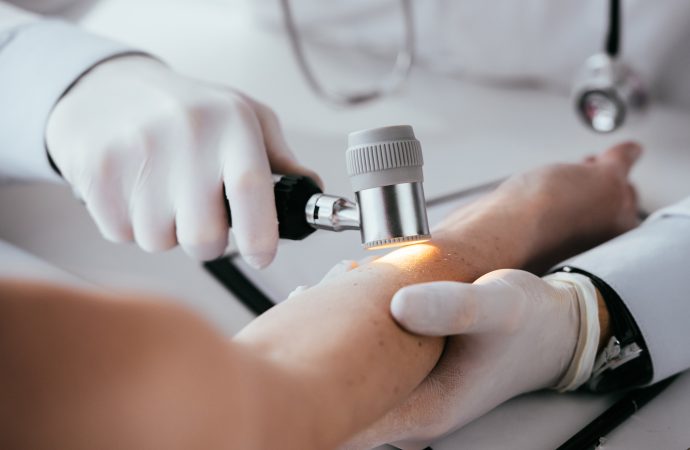 Mesleki Cilt Hastalıkları: Etkenler, Korunma ve Yönetim